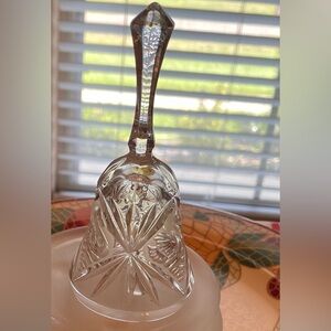 VINTAGE EUROPEAN 24% LEAD crystal Dinner Bell etched stars Has original clapper
